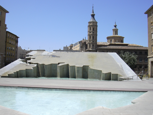 La Fuente de la Hispanidad: El Lago de los Cuentos